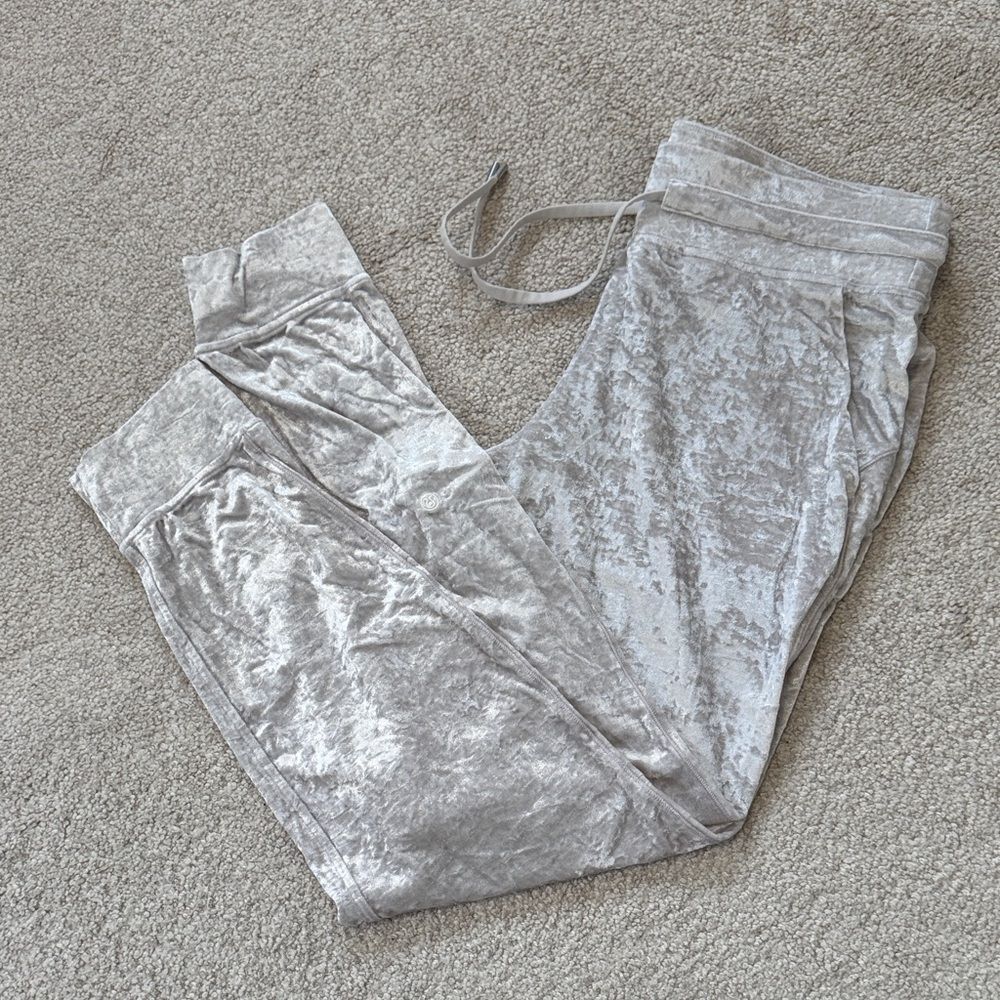 lululemon Ready to Crush Joggers Crushed Velvet Chrome White Sz10